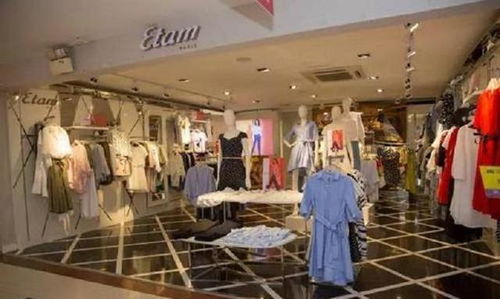 又一服裝巨頭 破產(chǎn) ,曾是女性的最愛(ài),今衣服 白菜價(jià) 賤賣