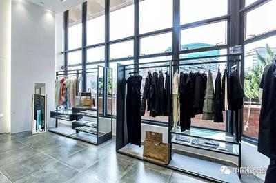 這所中國(guó)大學(xué)開設(shè)服裝專賣店，實(shí)踐育人培養(yǎng)零售與批發(fā)人才